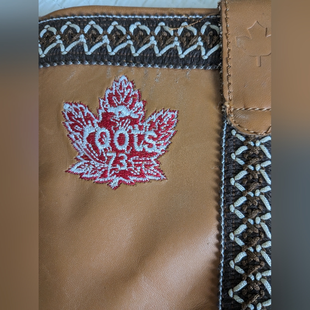 Roots Brown Winter Boots with Black Accents - Picture 5 of 7